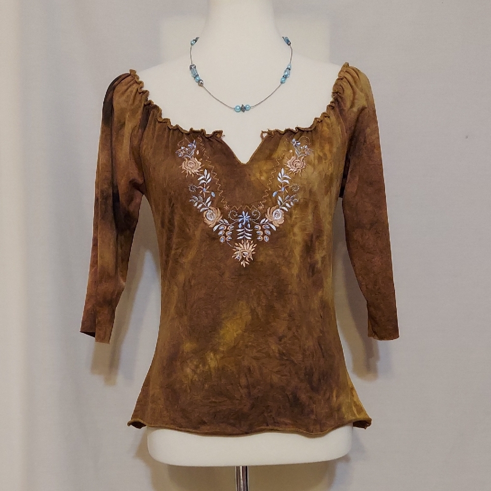 Ire Brown Three-quarter Sleeeve Top with Pink and Blue Embroidery